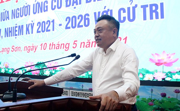 Ủy viên Ban chấp hành Trung ương Đảng, Tổng Kiểm toán nhà nước Trần Sỹ Thanh và các ứng cử viên Đại biểu Quốc hội tiếp xúc cử tri thành phố Lạng Sơn