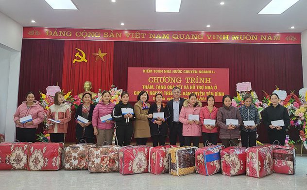 Kiểm toán nhà nước chuyên ngành Ia tổ chức chương trình hỗ trợ kinh phí xóa nhà tạm, nhà dột nát, tặng quà cho các hộ gia đình chính sách, gia đình có hoàn cảnh đặc biệt khó khăn tại Yên Bái