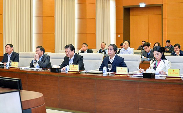 Phó Tổng Kiểm toán nhà nước Hà Thị Mỹ Dung tham dự phiên họp của Đoàn giám sát của Ủy ban Thường vụ Quốc hội