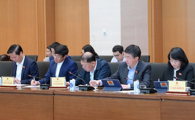 Phó Tổng Kiểm toán nhà nước Doãn Anh Thơ dự phiên giải trình về tình hình thị trường xăng dầu và kết quả thực hiện các nhiệm vụ, giải pháp trong công tác quản lý Nhà nước về xăng dầu
