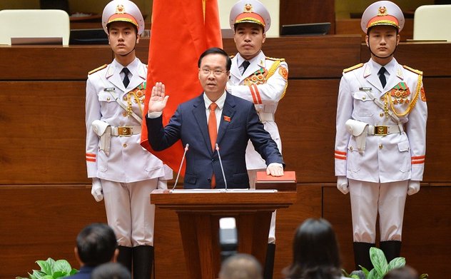 Kỳ họp bất thường lần thứ 4, Quốc hội khoá XV: Ông Võ Văn Thưởng, Ủy viên Bộ Chính trị, Thường trực Ban Bí thư khóa XIII, Đại biểu Quốc hội khóa XV được bầu giữ chức Chủ tịch nước Cộng hòa Xã hội chủ nghĩa Việt Nam nhiệm kỳ 2021 – 2026