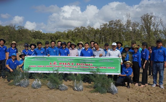 Chi đoàn Thanh niên Kiểm toán nhà nước khu vực IX tổ chức chương trình “Rừng cây thanh niên”