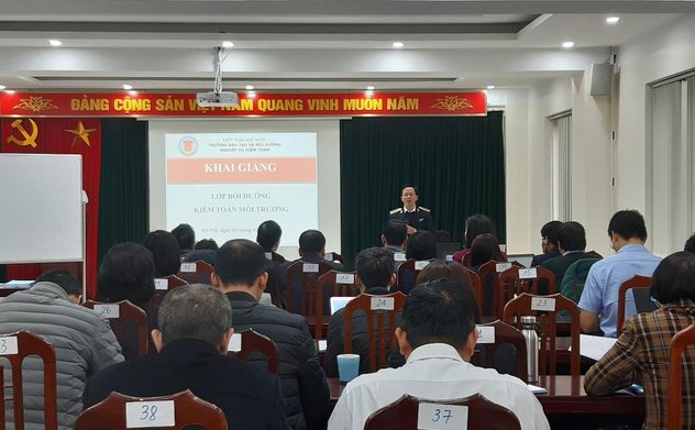 Khai giảng lớp bồi dưỡng kiến thức về kiểm toán môi trường và công nghệ thông tin