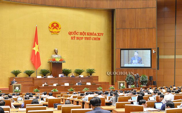 Biểu quyết thông qua Luật sửa đổi bổ sung một số điều của Luật Giám định tư pháp và Nghị quyết về miễn thuế sử dụng đất nông nghiệp