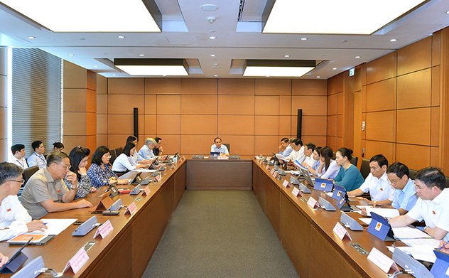 Quốc hội thảo luận về các giải pháp phát triển kinh tế - xã hội sau đại dịch Covid-19