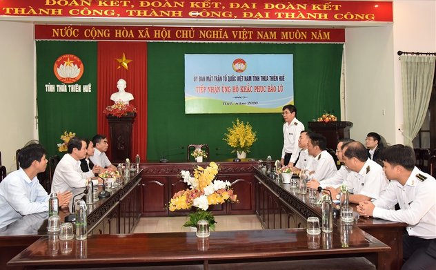 Đoàn công tác của Kiểm toán nhà nước chia sẻ khó khăn với người dân vùng lũ tỉnh Thừa Thiên Huế, Quảng Nam, Quảng Ngãi
