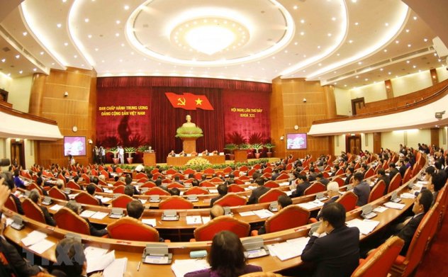 Ngày làm việc thứ hai Hội nghị Trung ương 7: Thảo luận Đề án xây dựng đội ngũ cán bộ các cấp