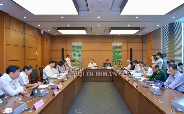 Quốc hội thảo luận tại Tổ về về kết quả thực hiện kế hoạch phát triển kinh tế - xã hội và NSNN năm 2019; kế hoạch phát triển kinh tế - xã hội, dự toán NSNN, phương án phân bổ NSTƯ năm 2020