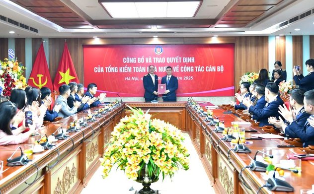 Kiểm toán nhà nước trao Quyết định bổ nhiệm Phó Cục trưởng phụ trách Cục Công nghệ thông tin