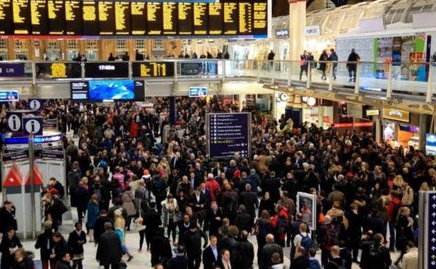 A report on how Transport for NSW and Sydney Trains manage crowding at selected metropolitan train stations.