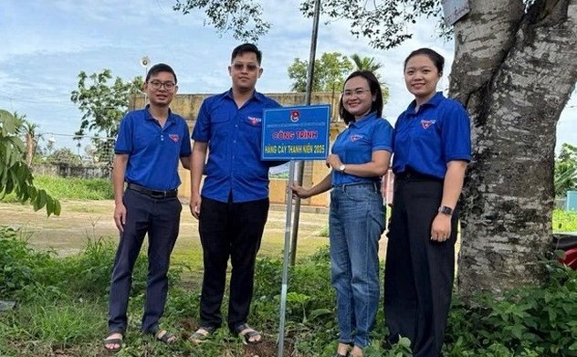 Đoàn viên KTNN khu vực XII tham gia trồng cây bảo vệ môi trường