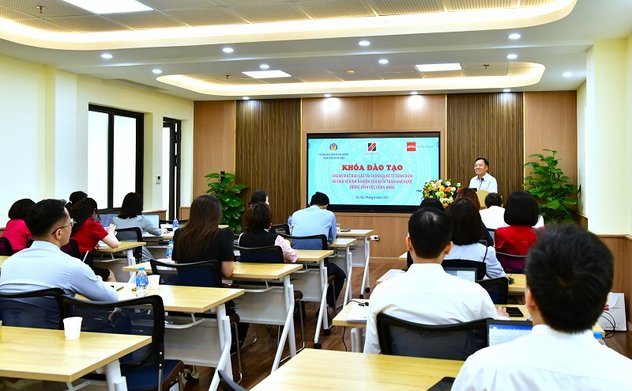 Bế giảng khóa bồi dưỡng về IFRS và chia sẻ kinh nghiệm của Kiểm toán nhà nước trong lĩnh vực ngân hàng