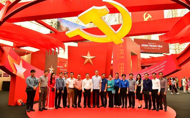 Đảng ủy các Cơ quan tham mưu, giúp việc của Đảng ủy Quốc hội thăm Triển lãm và Không gian trưng bày của Kiểm toán nhà nước