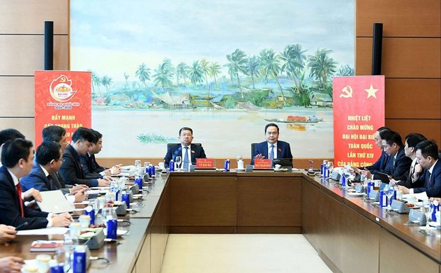 Thảo luận góp ý hoàn thiện dự thảo văn kiện trình Đại hội Đảng bộ Quốc hội