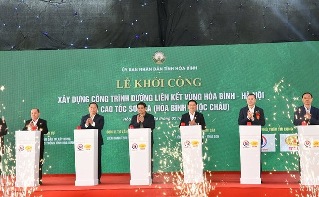 Thủ tướng Chính phủ Phạm Minh Chính dự Lễ Khởi công dự án đường liên kết vùng Hòa Bình - Hà Nội và cao tốc Sơn La