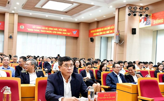 Nắm vững để thực hiện đúng quy định của Đảng về công tác kiểm tra, giám sát