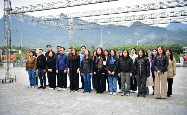 Tri ân các Anh hùng liệt sỹ tại Nghĩa trang liệt sỹ quốc gia Vị Xuyên