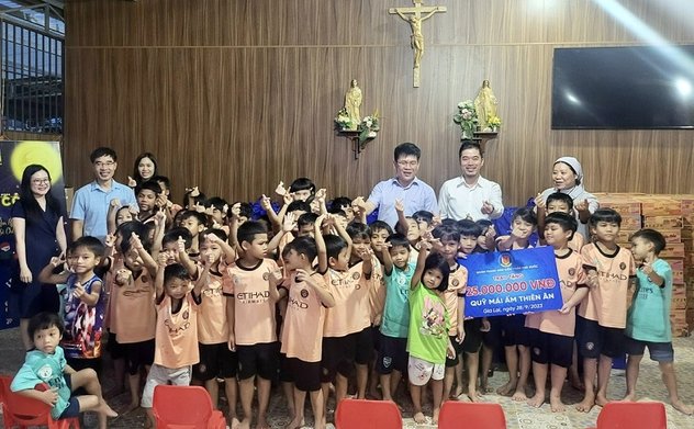 Sẻ chia điều ý nghĩa - Mang Tết Trung thu ấm áp cho trẻ mồ côi Mái Ấm Thiên Ân, Tu viện Phao Lô Thiên Ân