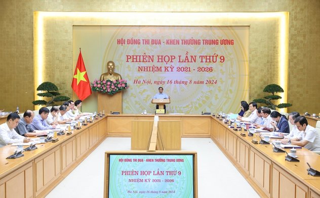 Đẩy mạnh phong trào thi đua lập thành tích chào mừng Đại hội đảng các cấp