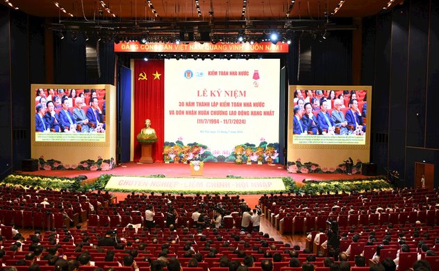 The State Audit Office of Viet Nam cordially holds a grand ceremony to celebrate its 30th anniversary of establishment and is granted the first-class Labor Medal