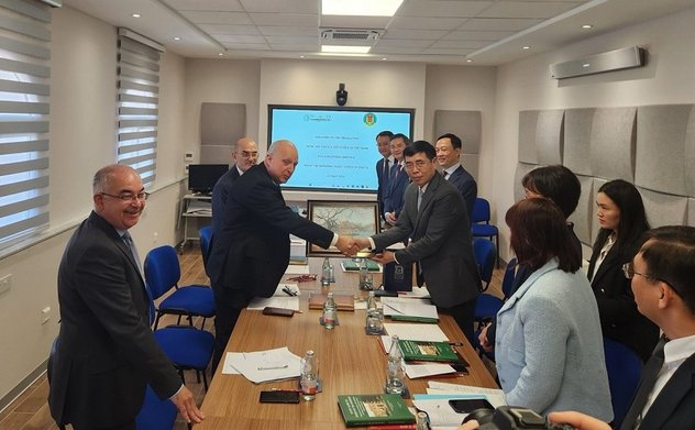 Deputy Auditor-General Nguyen Tuan Anh has a working session with the Auditor General of Malta