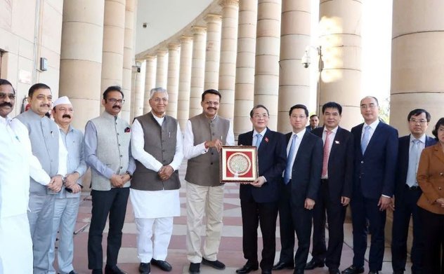 Vice Chairman of the National Assembly Nguyen Duc Hai works with the Finance Committee of the Indian House of the People