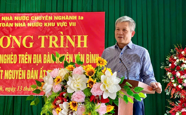 KTNN chuyên ngành Ia và KTNN khu vực VII: Trao quà Tết cho bà con hộ nghèo tại huyện Yên Bình, tỉnh Yên Bái