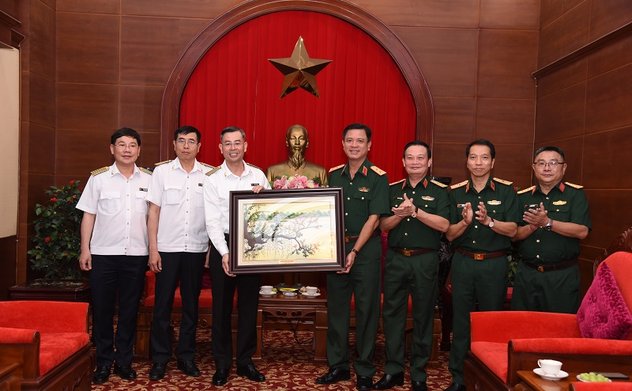 Ủy viên Ban chấp hành Trung ương Đảng, Tổng Kiểm toán nhà nước Ngô Văn Tuấn thăm và làm việc tại Bộ Tư lệnh Quân khu 7 và Tổng công ty Tân Cảng Sài Gòn, Quân chủng Hải quân