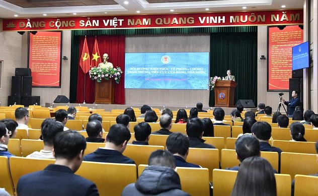 Tăng cường bồi dưỡng các kiến thức về phòng, chống tham nhũng, tiêu cực và nắm bắt tâm lý đối tượng kiểm toán