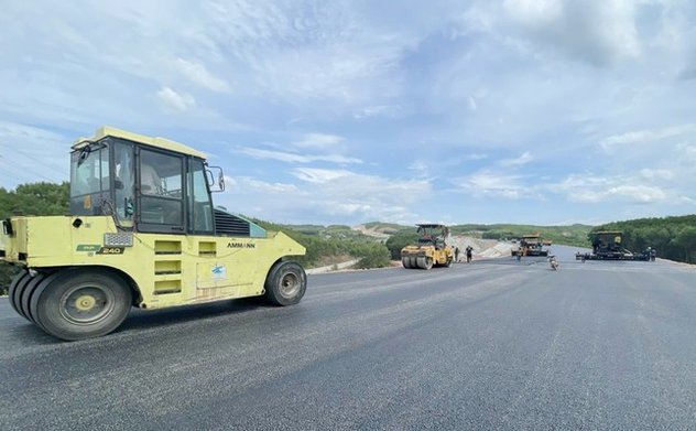 Thủ tướng đôn đốc đẩy mạnh giải ngân vốn đầu tư công năm 2025