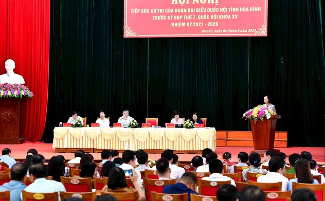 Tổng Kiểm toán nhà nước Ngô Văn Tuấn tham gia đoàn tiếp xúc cử tri tại Hòa Bình