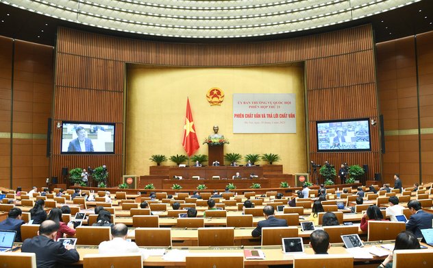 Ủy ban Thường vụ Quốc hội hoàn thành phiên chất vấn và trả lời chất vấn đối với lĩnh vực tòa án và kiểm sát