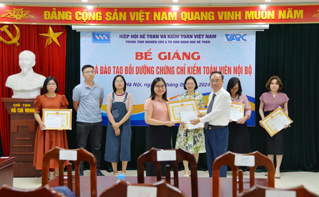 Hiệp hội Kế toán và Kiểm toán Việt Nam bế giảng khóa đào tạo Kiểm toán viên nội bộ chuyên sâu