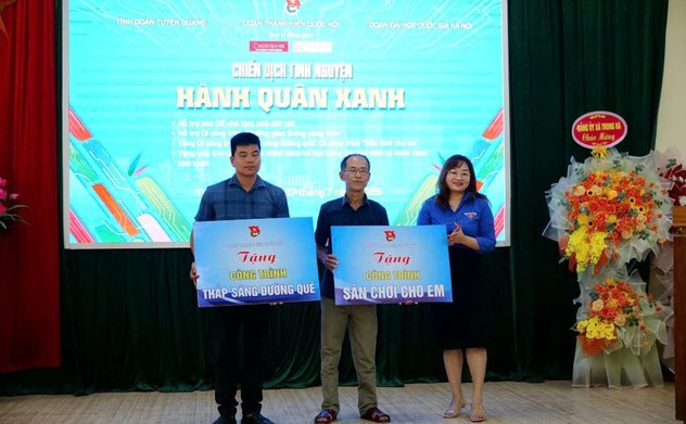 Đoàn Thanh niên Kiểm toán nhà nước trao tặng 2 công trình an sinh tại Tuyên Quang